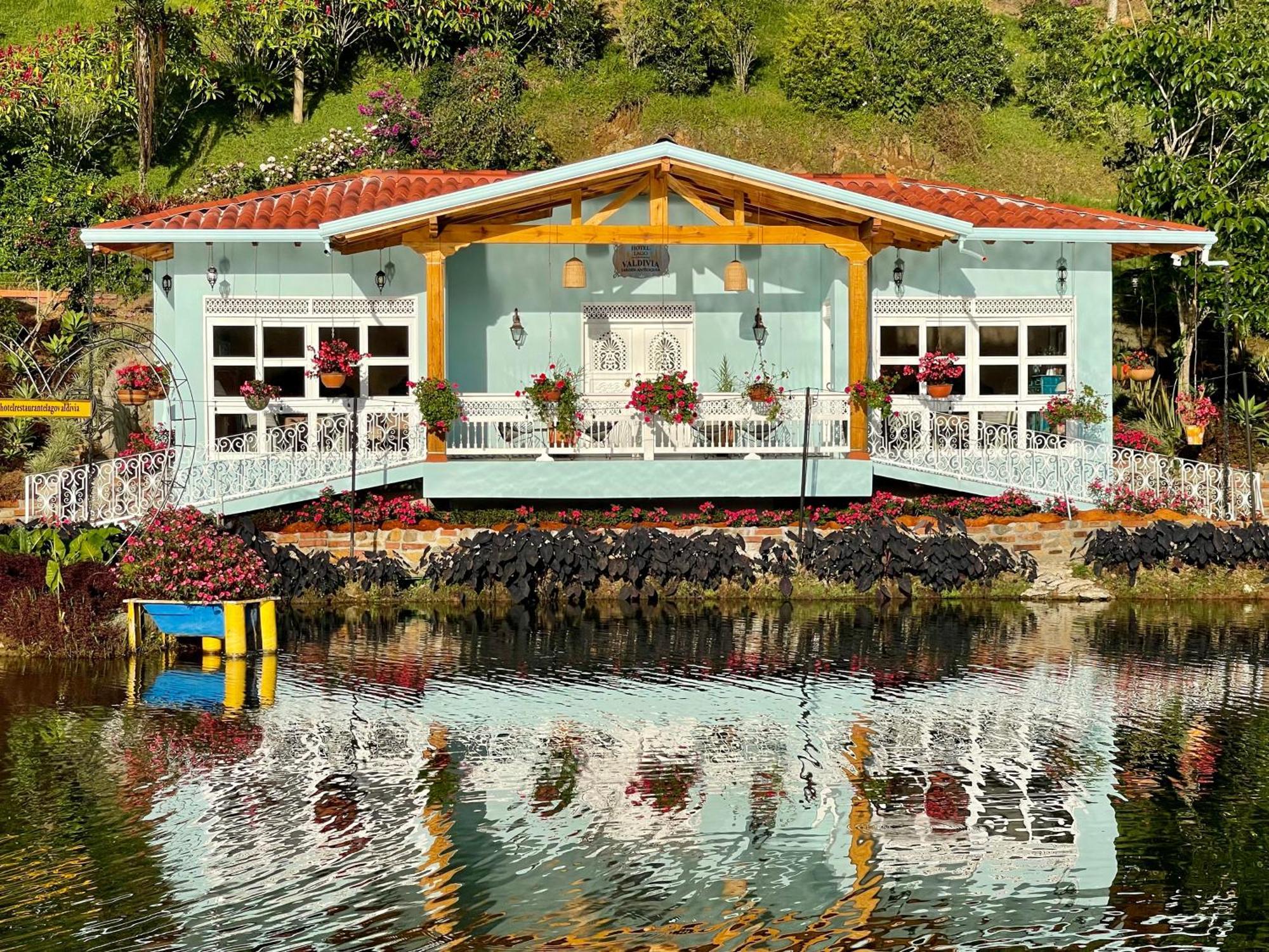 Hotel y Restaurante Lago La Valdivia Jardín Exterior foto